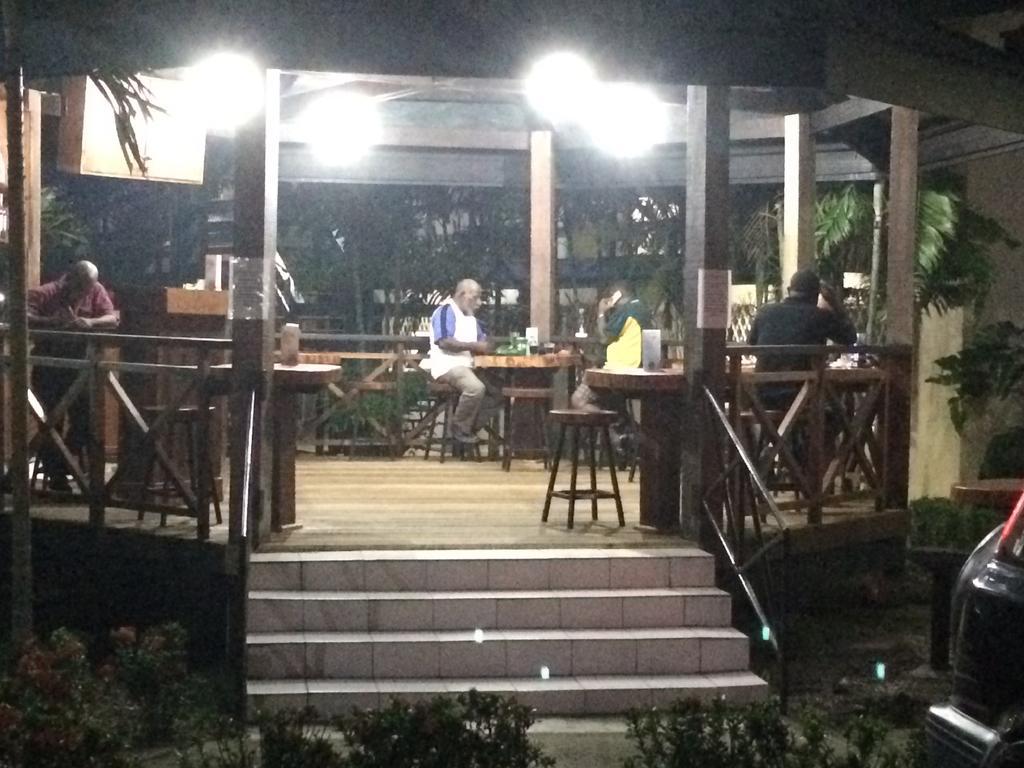 Madang Star International Hotel Esterno foto